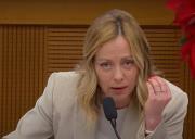 Meloni durante la conferenza stampa