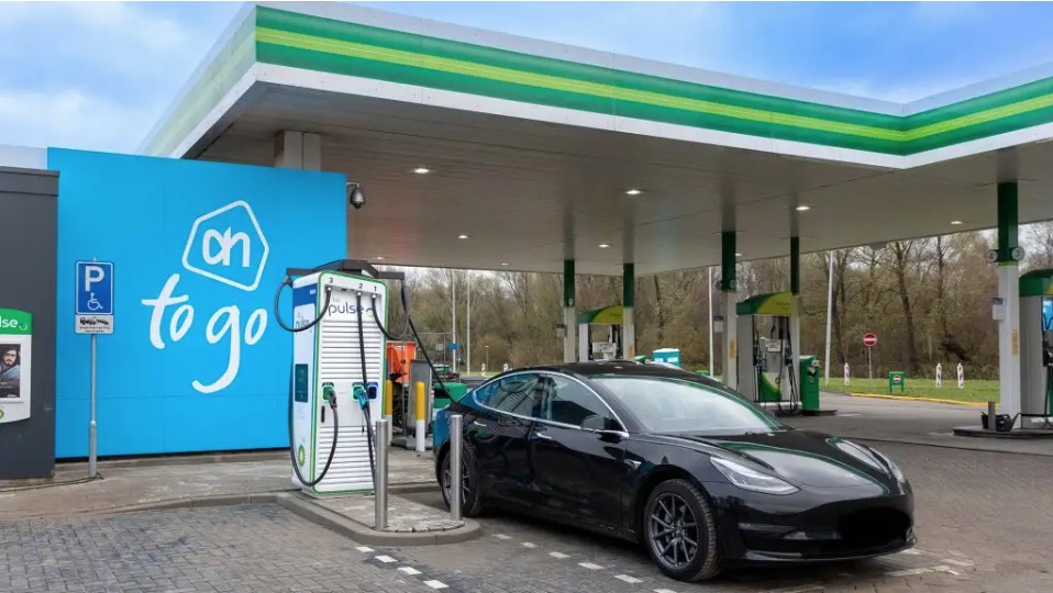 Bp vende downstream Olanda a Catom